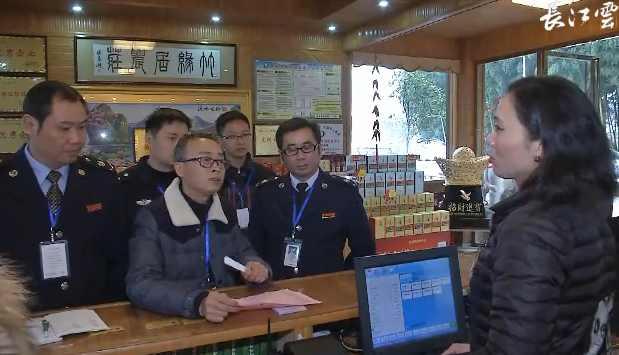 正风反腐这一年：一寸不让 狠刹“四风”